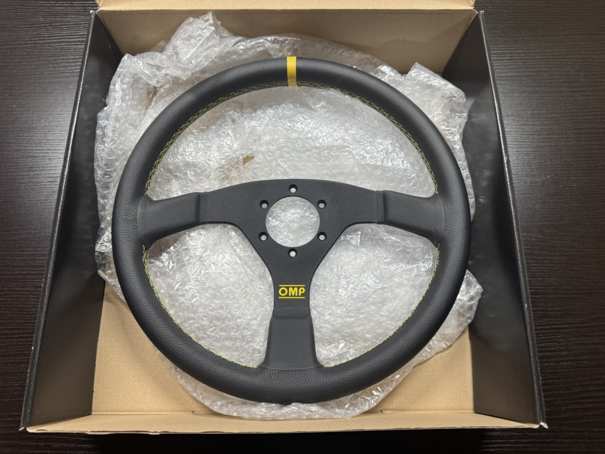OMP VELOCITA (LEATHER) (中古美品) 350Φ レザー